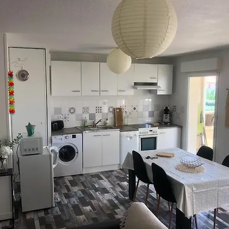 T2, Bord De Et Piscine