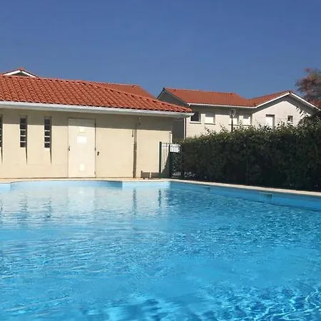 Apartment T2, Bord De Et Piscine