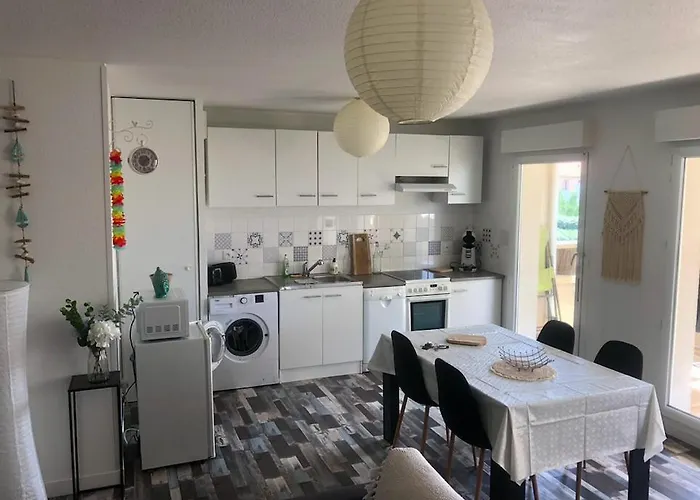 T2, Bord De Et Piscine